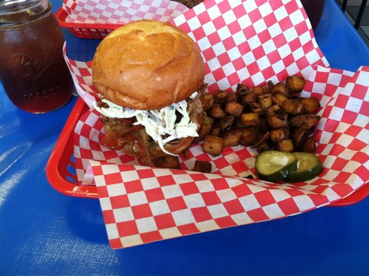 Kelly Laura - Nov 24, 2013 915 PM - l